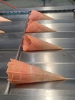 Fabricant automatique de cônes de crème glacée: rapide et facile à utiliser