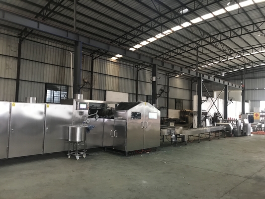 Un bon prix. Machine à cône à gaufres de crème glacée à 380V de 4,37 kW contrôlée par Schneider en ligne