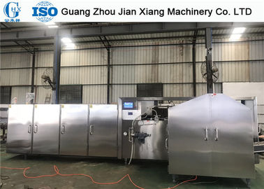 Un bon prix. 380V cornet de crème glacée de 3,37 kilowatts faisant à ligne de production à la machine une garantie d'an en ligne
