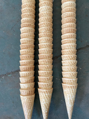 Un bon prix. Machine industrielle polie du cornet de crème glacée 10kg/H en ligne