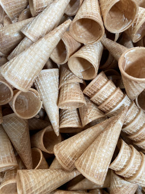 Un bon prix. Le PLC forment à plat 3.37kw Sugar Cone Making Machine automatique en ligne