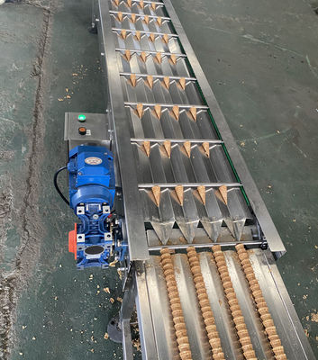 Un bon prix. 10kg/h machine automatique de cornet de crème glacée de la longueur 60mm écologique en ligne