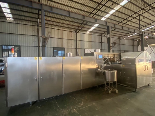 Un bon prix. Machine automatique à super cône de 380V de 3,37 kW avec une consommation de GPL de 7 à 8 kg/h en ligne