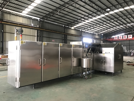 Cornet de crème glacée automatique de 380 volts faisant la machine avec la consommation de 7-8kg/H LPG