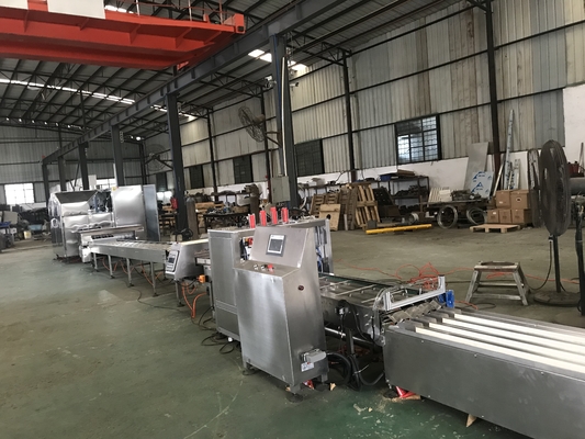 8 kg/h GPL 380V 3.37Kw machine à cuire à cône de crème glacée pour usine de snacks