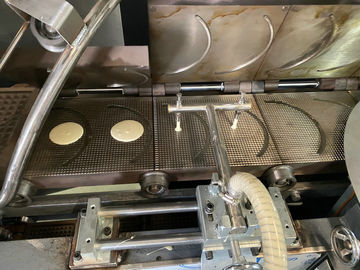 Un bon prix. Chaîne de production multifonctionnelle du cornet de crème glacée 4.37kw pour l'usine de casse-croûte en ligne