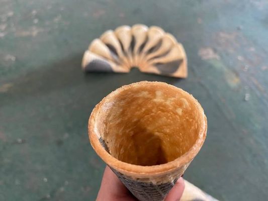 Un bon prix. gaufre Sugar Cone Production Line de crème glacée 4000pcs/h en ligne